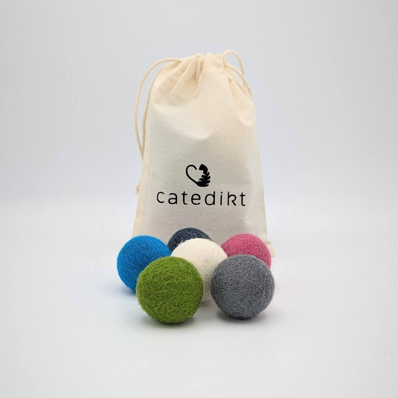 Spielzeug für Katzen -Filzbaelle in buntem Mix